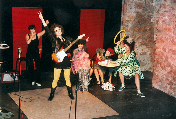 Crazy Ladies – Frauen zwischen Wahn und Sinn